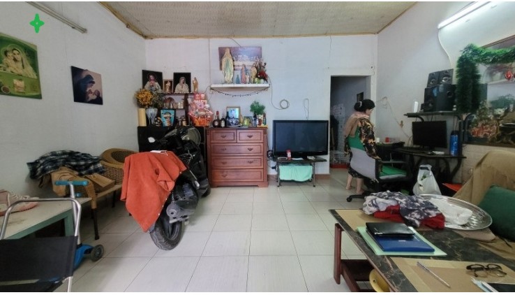 Quận 2- 3.6 tỷ- 70m2- Nhà kiên cố ở ngay-Ô tô đến cổng- Gần Mt